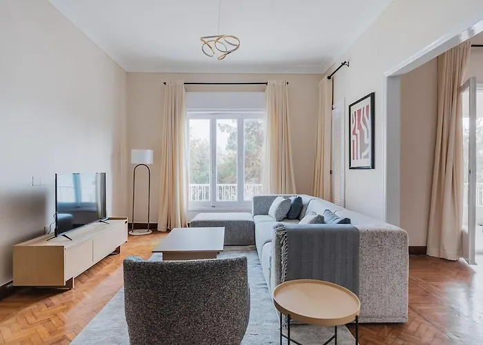 Omar Al Khayam, Zamalek - 3Bd Apartment With Stunning Nile View